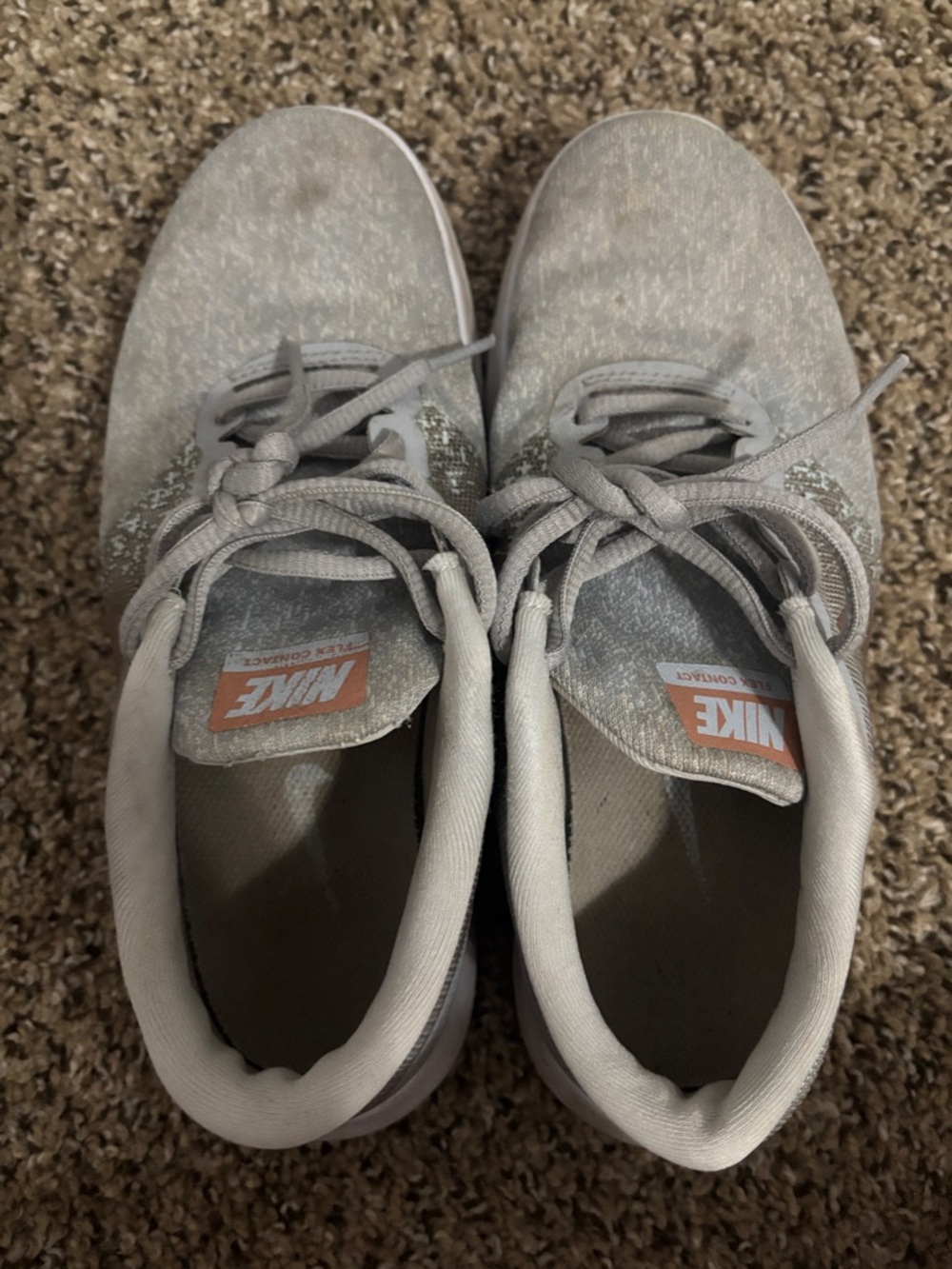 Nike 7.5 Women's Light Gray Trainers with Rose Gold Swoosh - Picture 4 of 7
